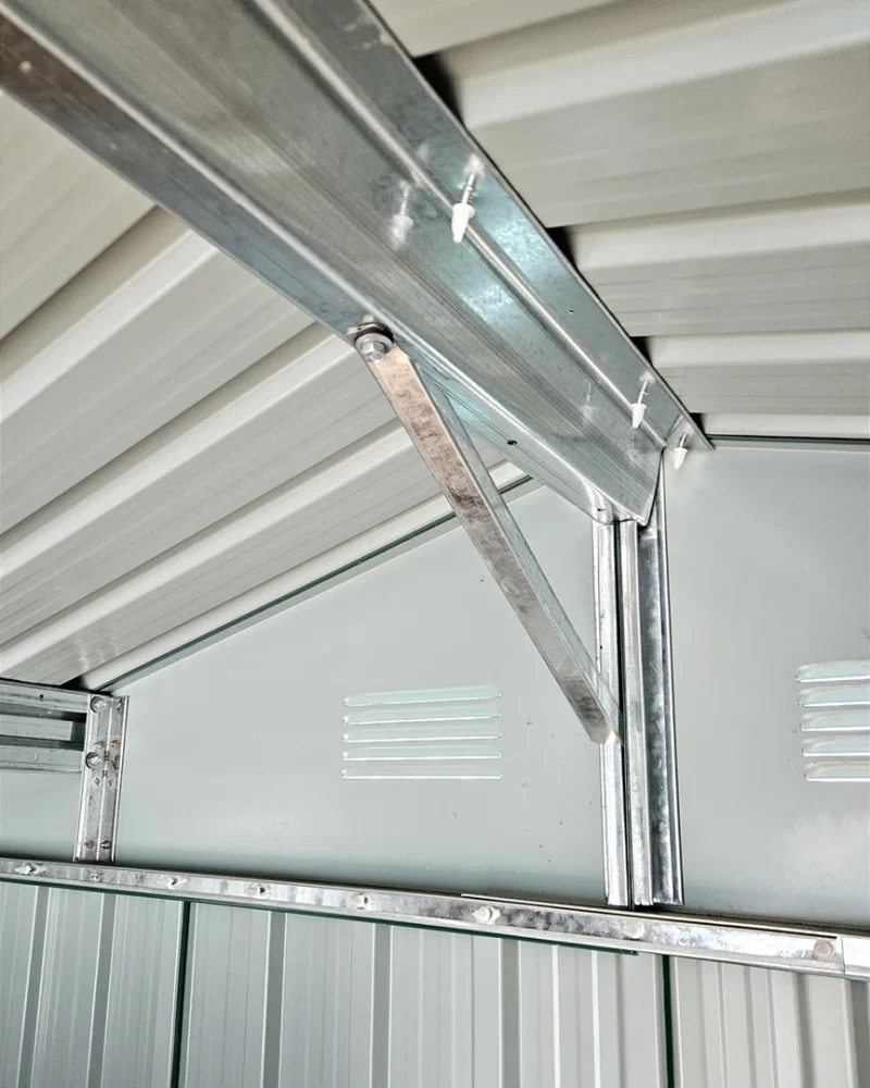 The internal support beam