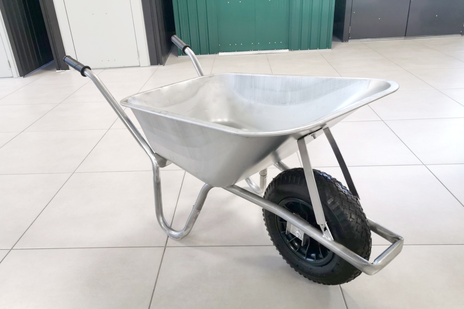 Steel Wheelbarrow 90L - Heavy Duty - Sheds Direct Ireland