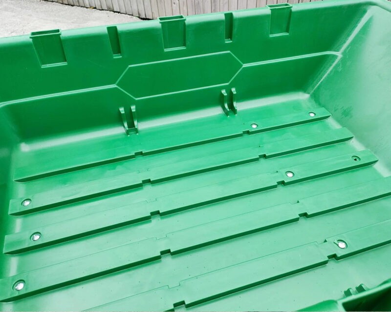 The large bucket detail