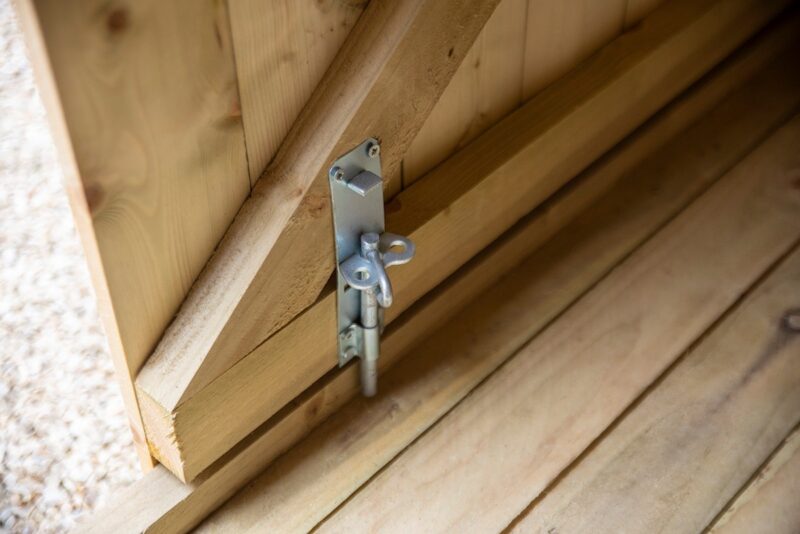 The internal lock on the bike shed