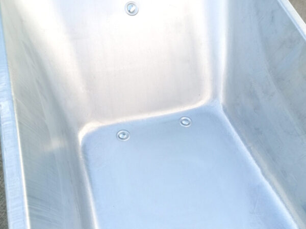 The inside bucket details on the Steel Wheelbarrow