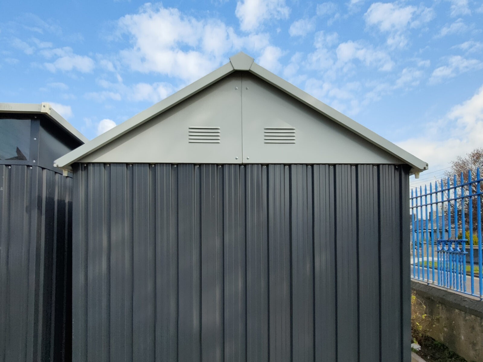 A view of the side of the shed where the apex is