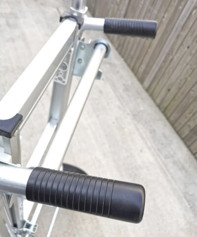 The handles on the 2 in 1 sac truck