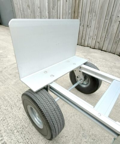 a CLOSE UP VIEW OF THE WIDE AND DEEP BASE PLATE ON THE 2 IN 1 HAAND TROLLEY FROM SHEDS DIRECT IRELAND