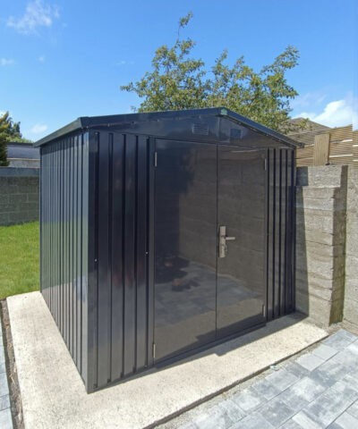 The apex 8ft shed in a county garden