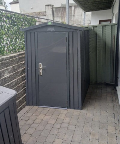 The apex 5ft x 6ft shed on a balcony
