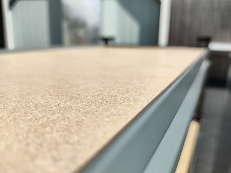 A macro close-up shot of the edges of the unit showing that they are rounded and not sharp