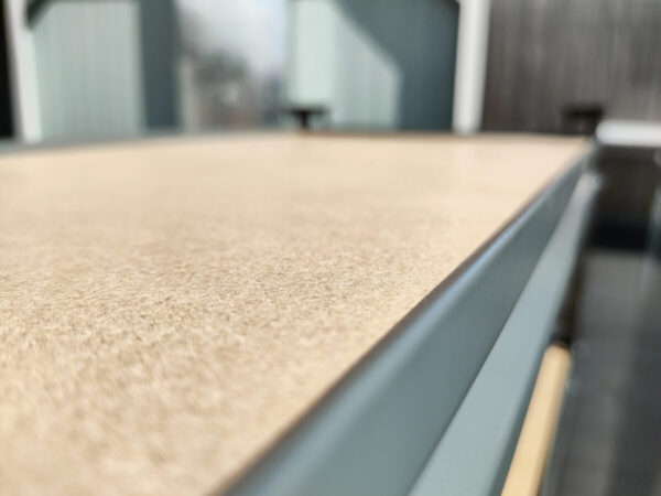 A macro close-up shot of the edges of the unit showing that they are rounded and not sharp