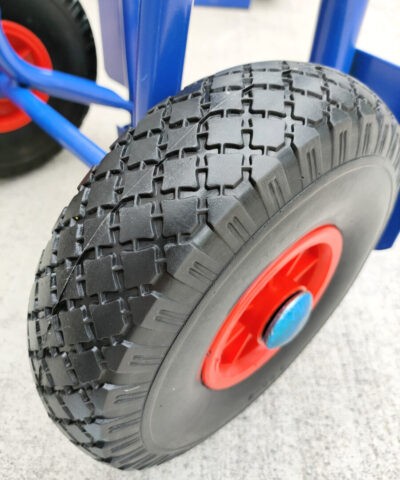 More details of the groove on the hand tyre on the compact hand trolley