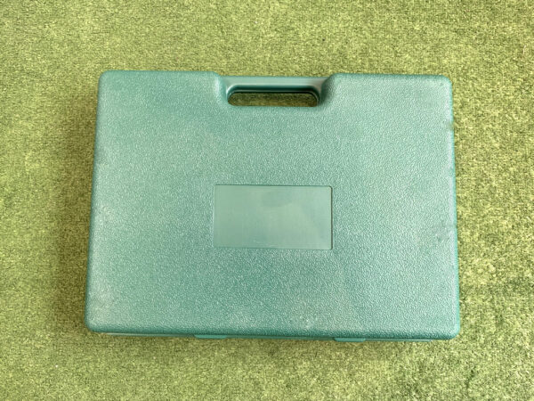 The garden tool box closed