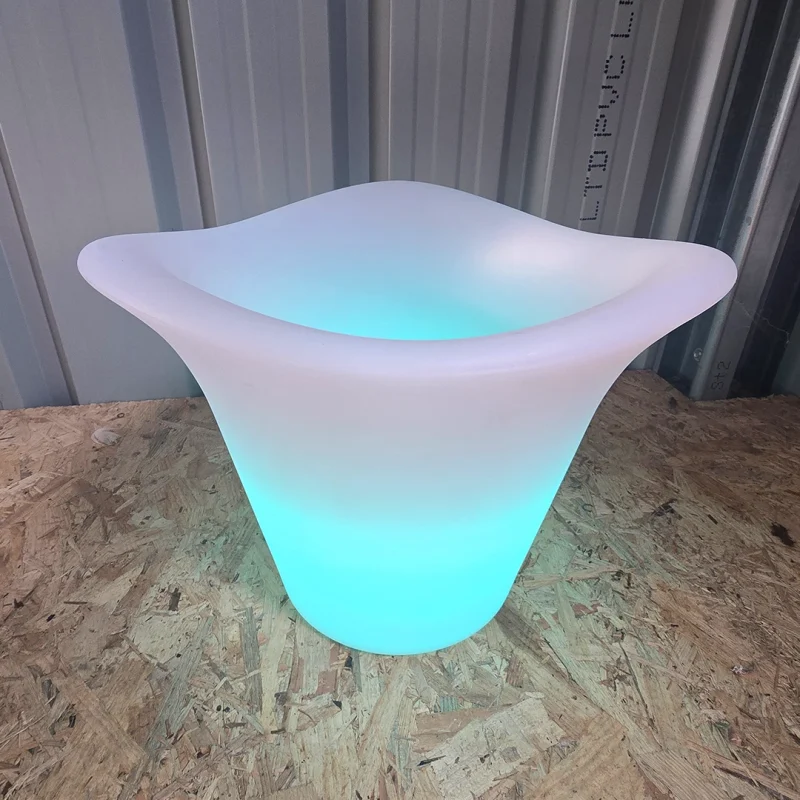 The LED Pot: 'Petal'
