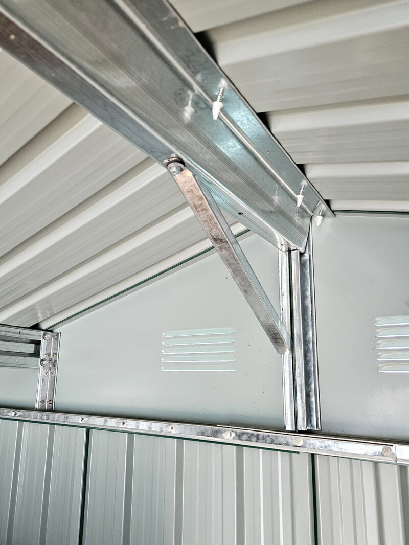 Support bar in the Classic Sheds