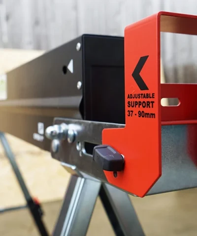 the end panels on the saw horse