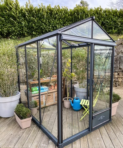 Side view of the Luxia Greenhouse