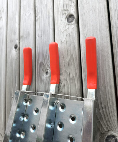 The rubber grip head on the end of the loading ramp