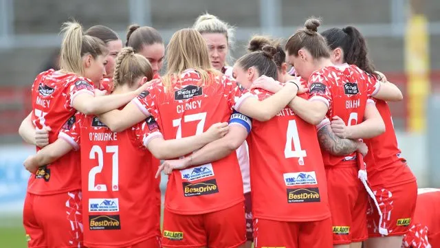 Sehlbourne Women's team buddle