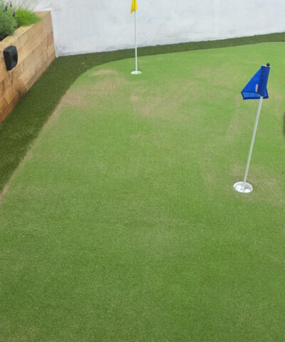 Artifical Grass putting lawn